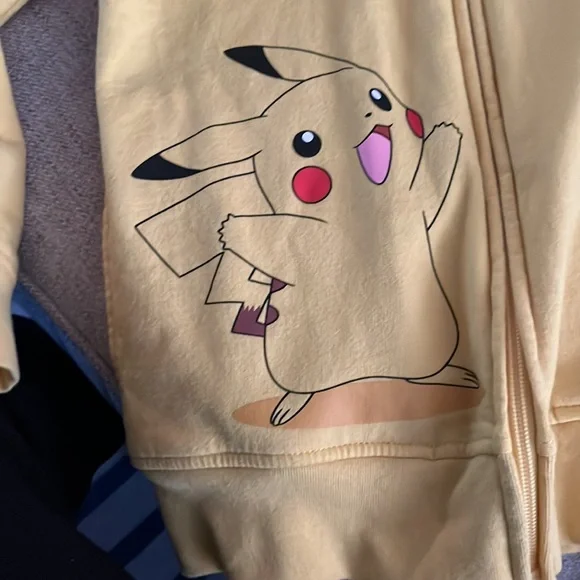 Boys Pokémon hoodie, size Medium - Picture 4 of 4